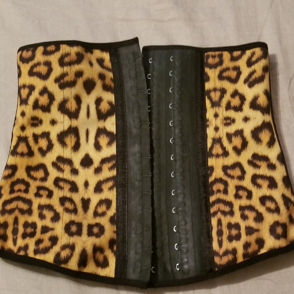 Waist trainer